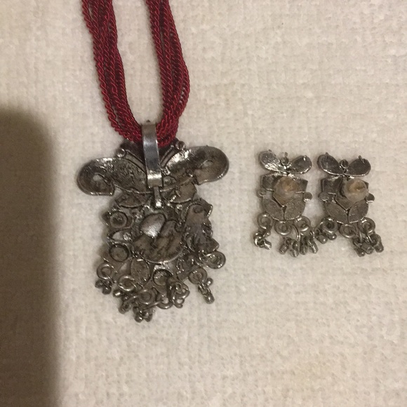 Jewelry - Picture 4 of 5